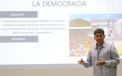 Exalumno inspira a IV Medio en charla sobre democracia y participación ciudadana